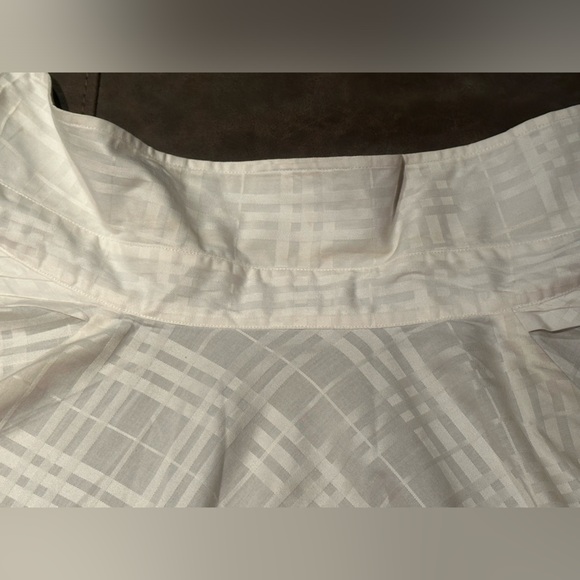 Burberry
Basic Button-Down Blouse - Picture 10 of 15